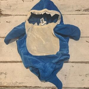 Baby shark costume size 3T-4T